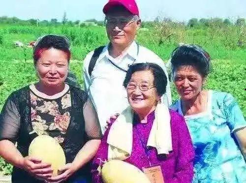 吃瓜莫忘吴明珠,揭秘瓜王背后的传奇人生