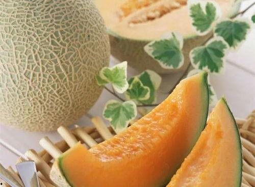 大汉吃哈密瓜视频