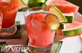 男生喝醉吃蜜瓜好吗,醉酒后男性食用蜜瓜的利弊分析