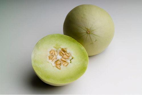 老外吃白兰瓜,老外品尝中国白兰瓜的独特体验