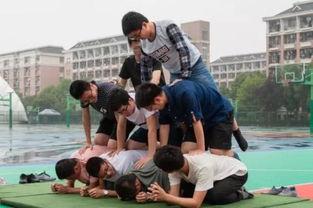 微博吃瓜操场,操场吃瓜事件引发网友热议，真相究竟如何？