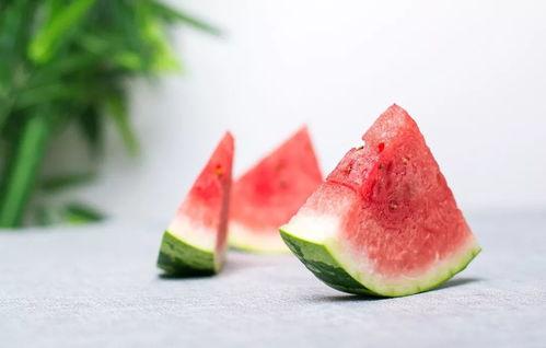 吃瓜吃的是西瓜吗英语,Is Eating Watermelons What 'Eating Melons' Refers To in English?