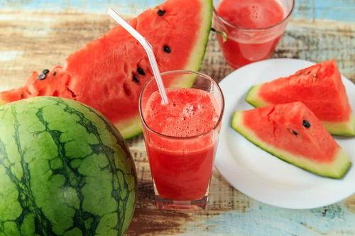 叫朋友吃瓜,与好友共享美食时光